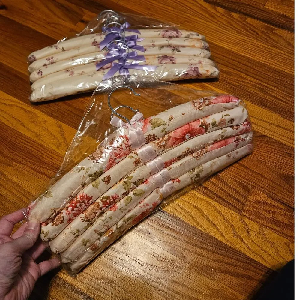 2 Sets if Padded Floral Hangars in Lilac and Pink ~ Retro ~ Grannycore ~ NEW